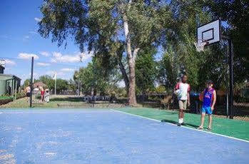 Hotel Gold Nugget Tourist Park 4*