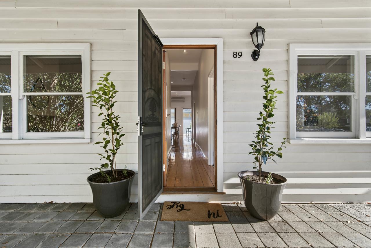 Cottage, Walk To Everywhere!! Holiday home