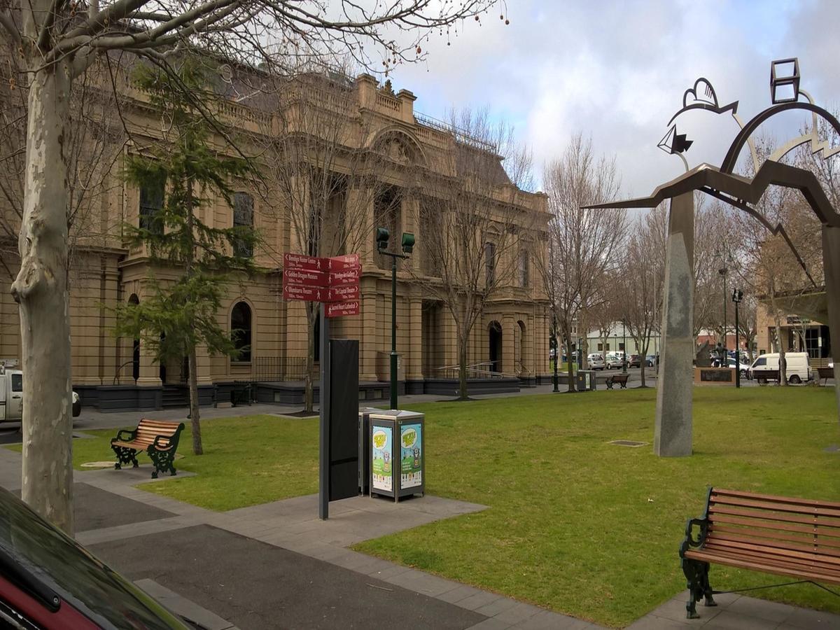 Crown Cbd - Location