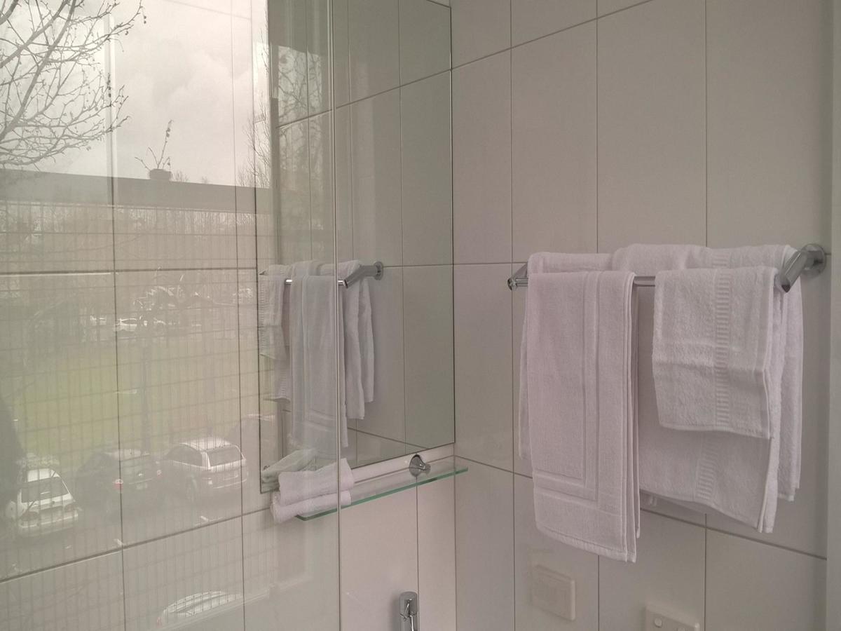 Motel Crown Cbd - Location 2*