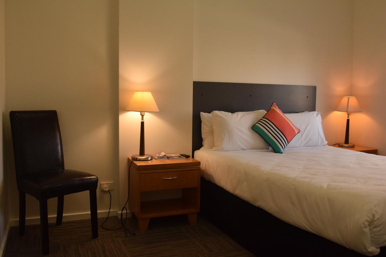 Crown Cbd - Location Motel 2*