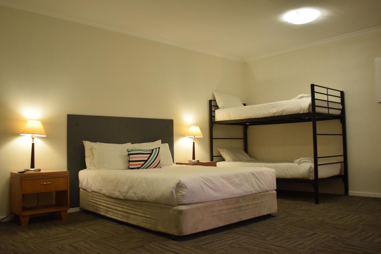 Motel Crown Cbd - Location 2*