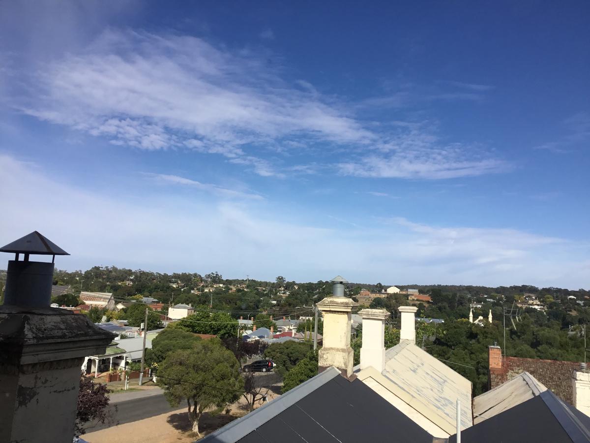 Campbell St 3*