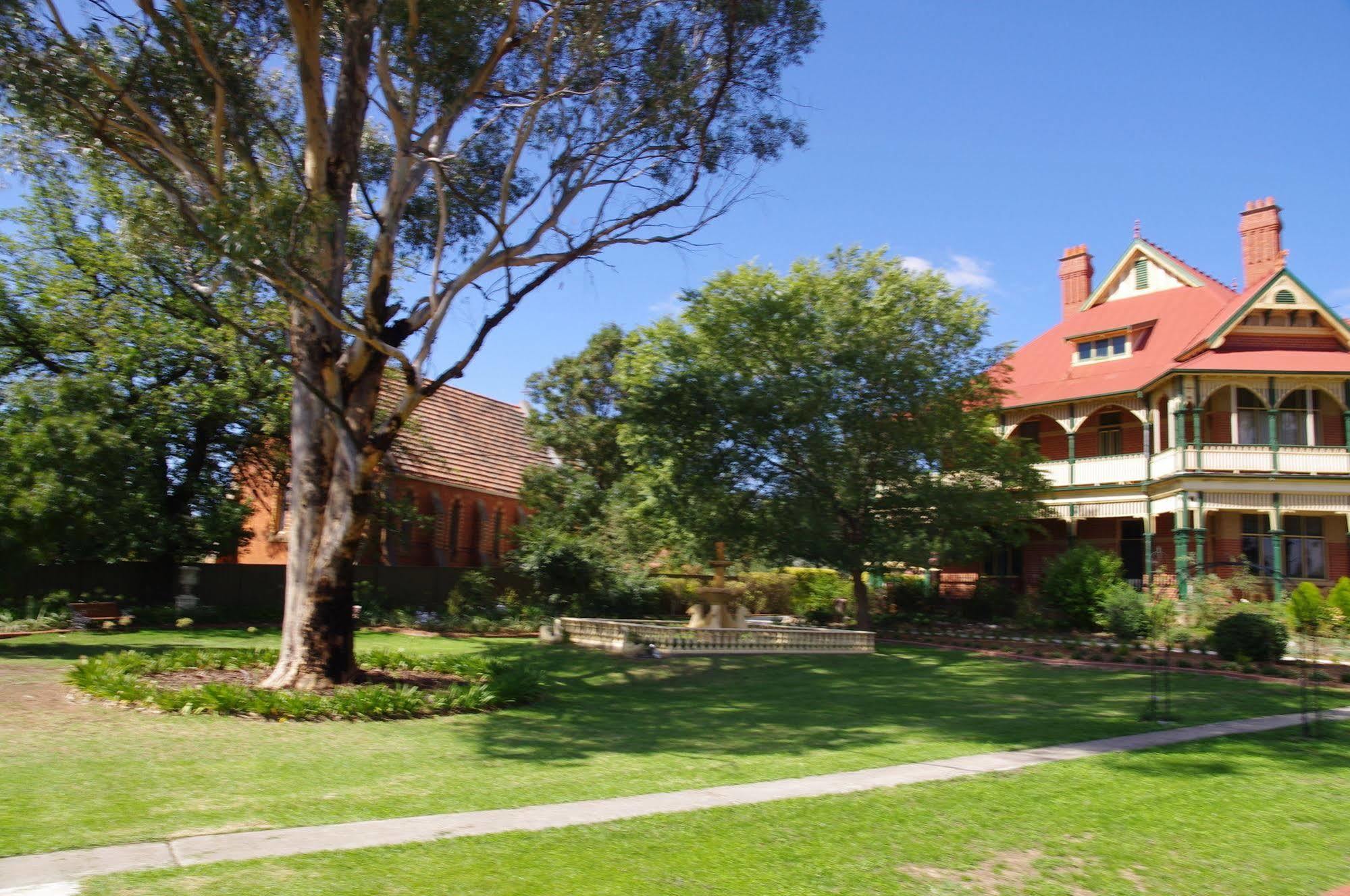 Langley Hall 4* Bendigo