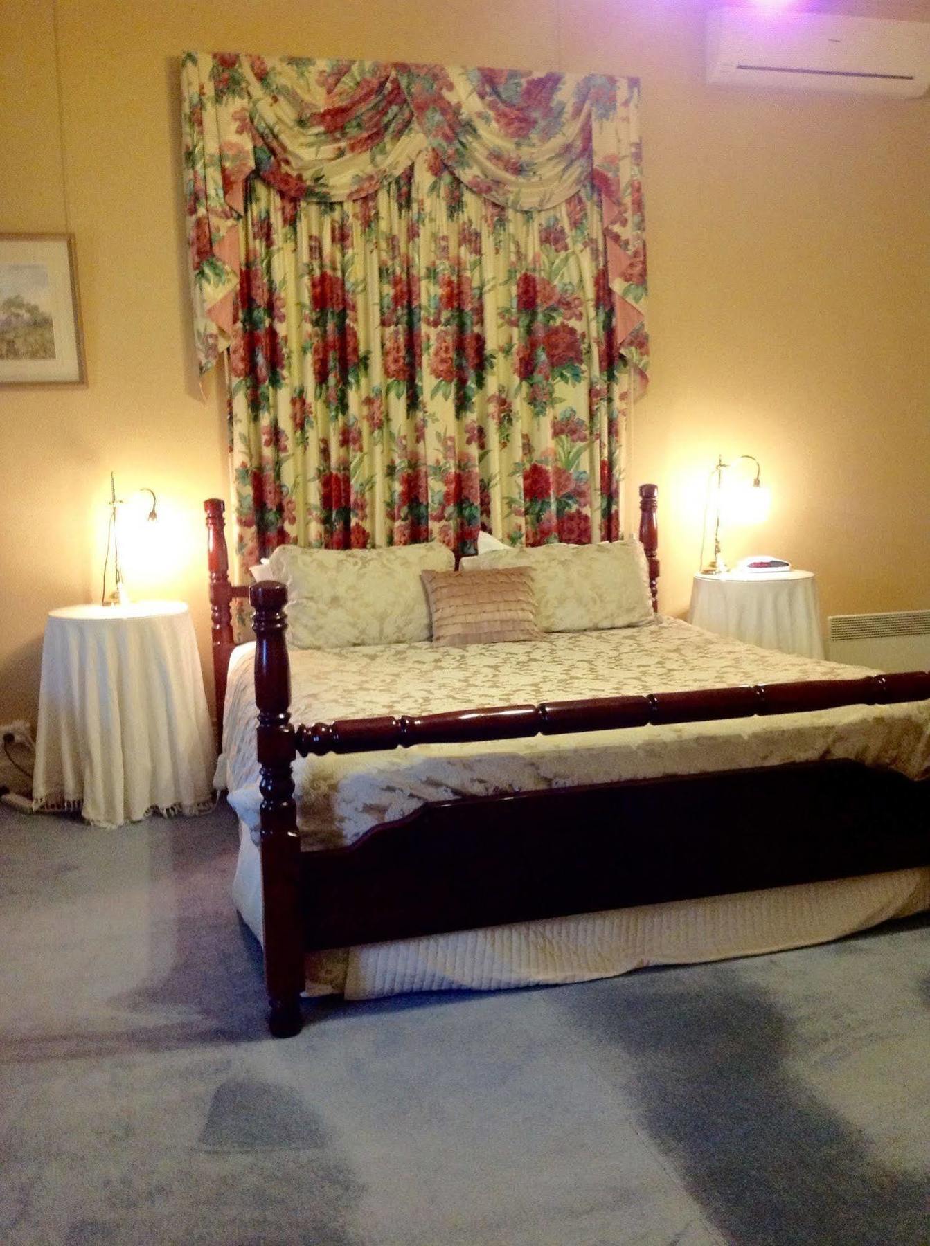 Langley Hall 4*