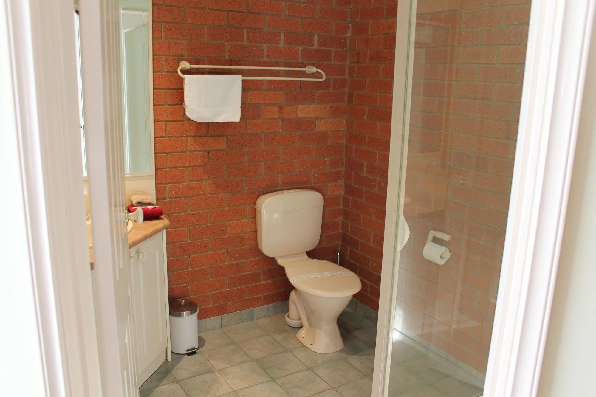 Goldfields Motor 3*