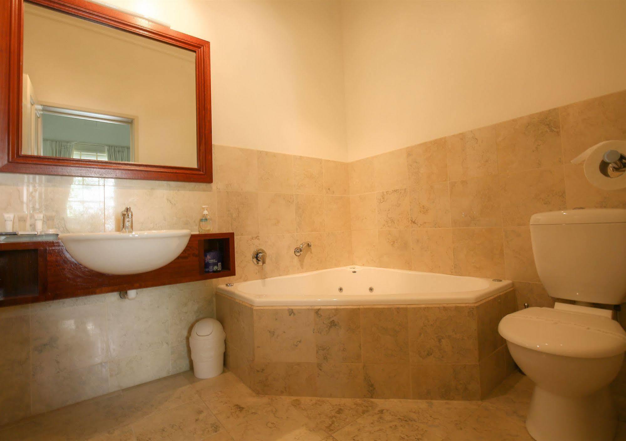 Aparthotel Allawah 4*