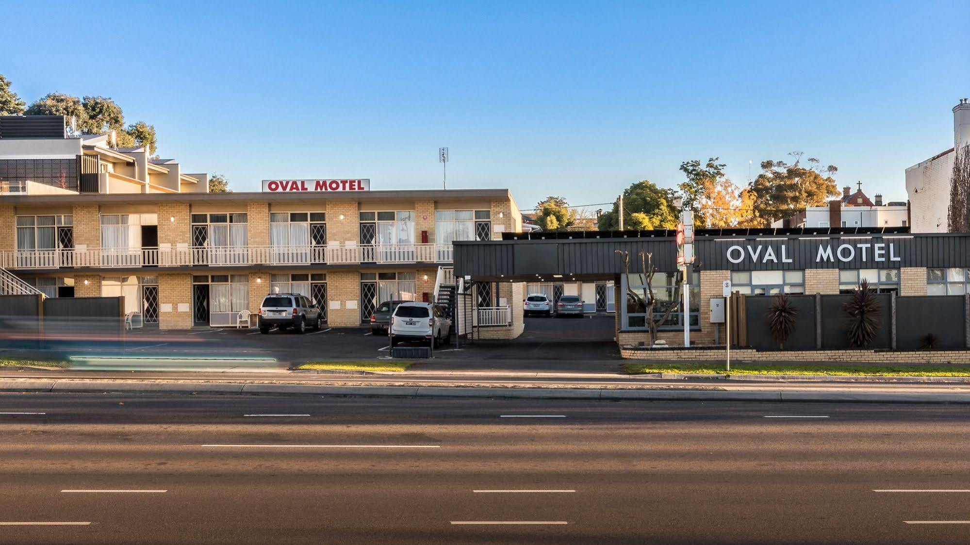 Motel Oval