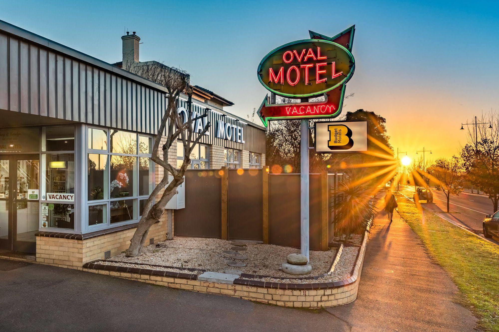 Motel Oval