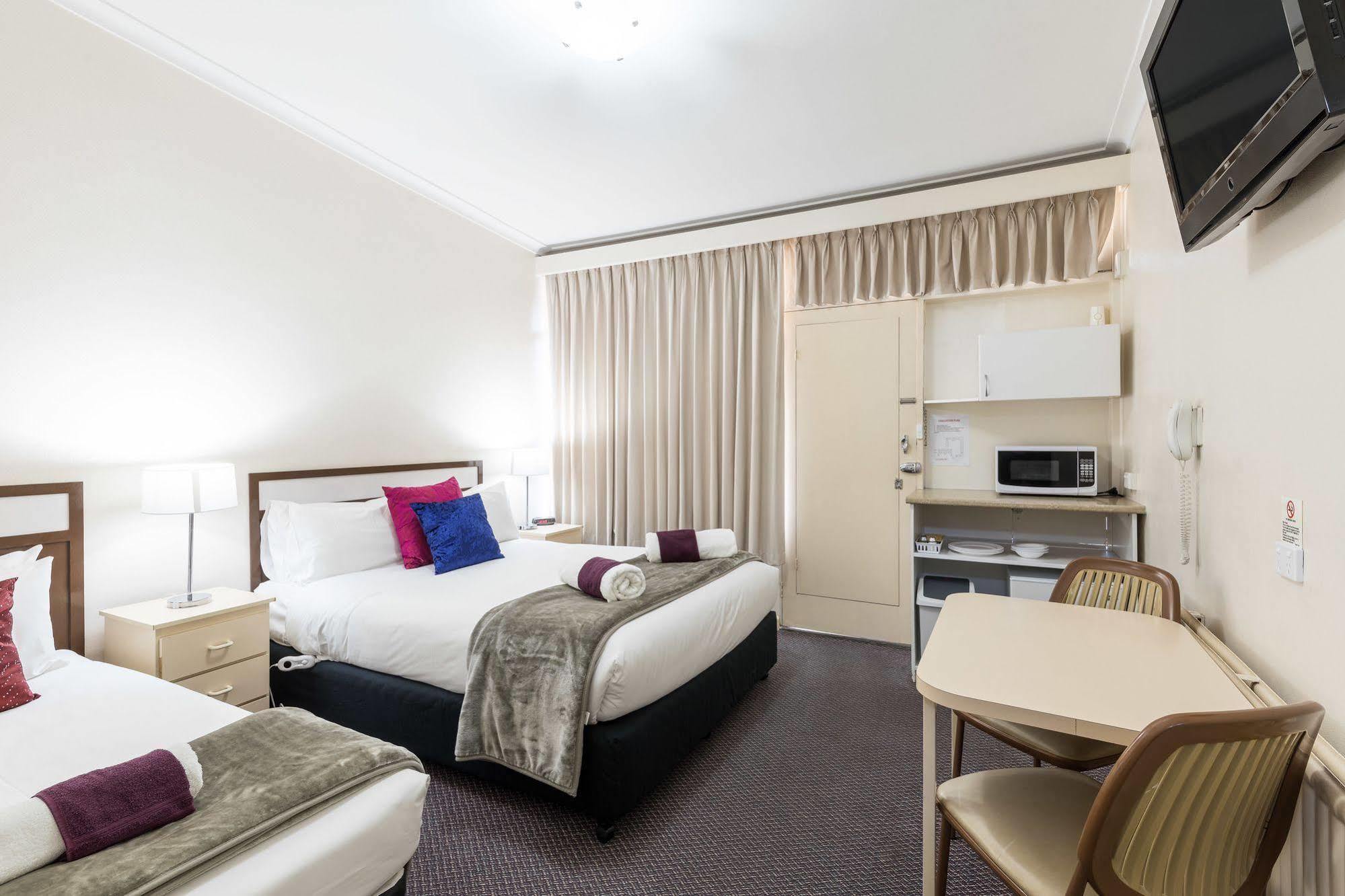 Motel Oval 3*