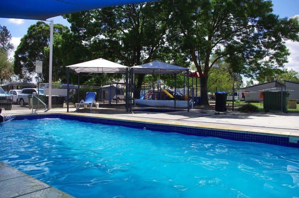 Gold Nugget Tourist Park Hotel 4*