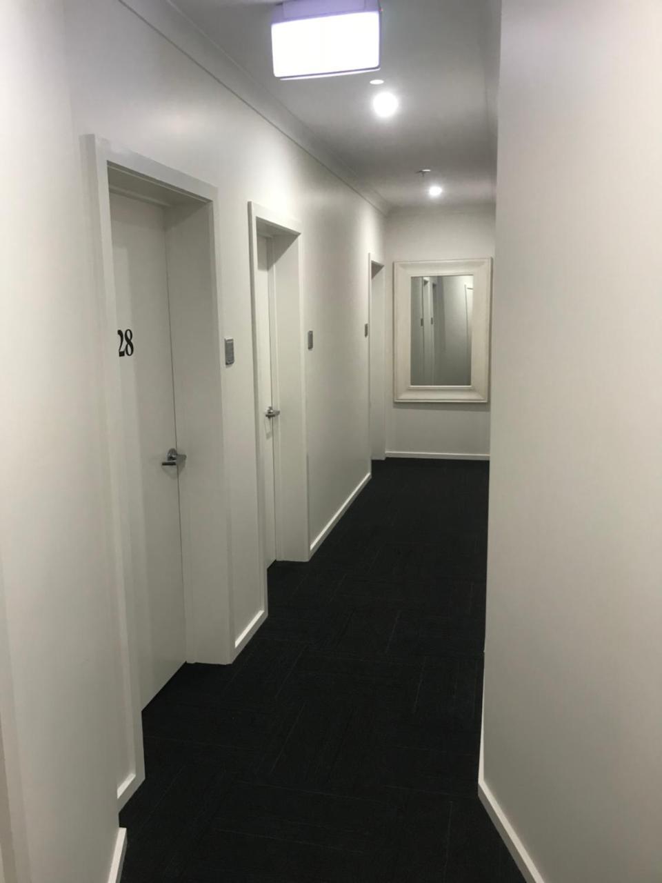 Crown Cbd - Location Motel 2*