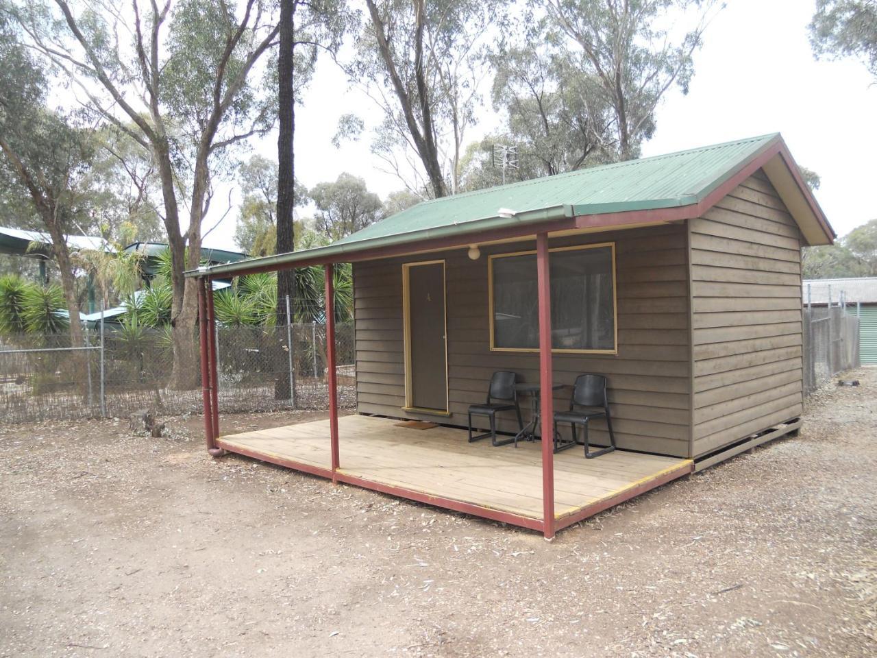 Bush Cabins Lodge *