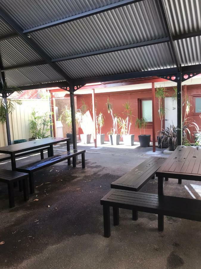 Crown Cbd - Location Motel 2*