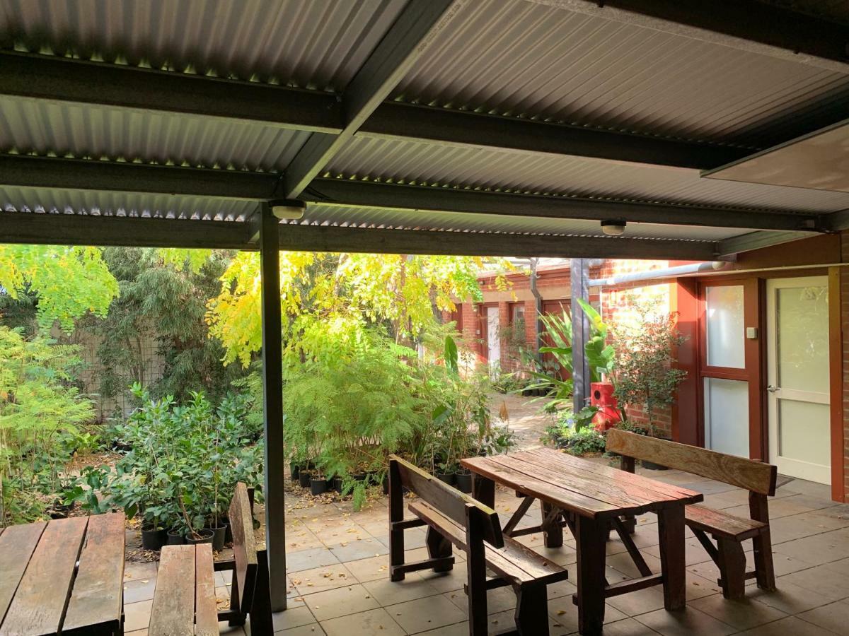 Crown Cbd - Location
