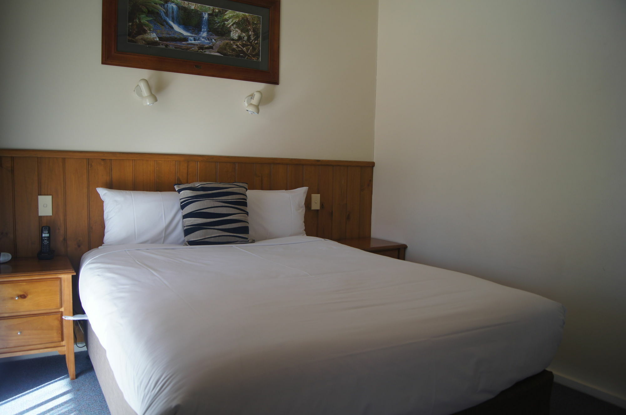 Quality Lakeside Hotel