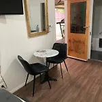 Gleeson St Guest Bungalow