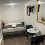 Gleeson St Guest Bungalow
