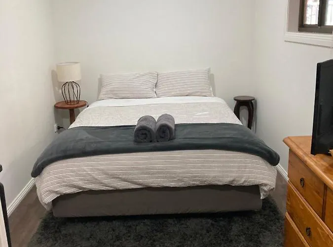 Gleeson St Guest Bungalow