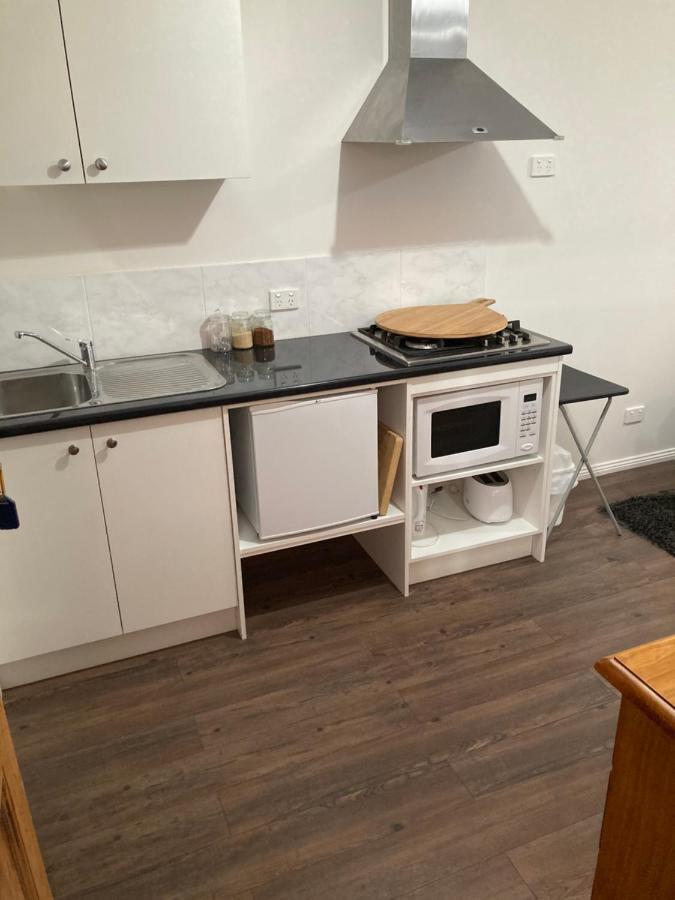 Gleeson St Guest Bungalow