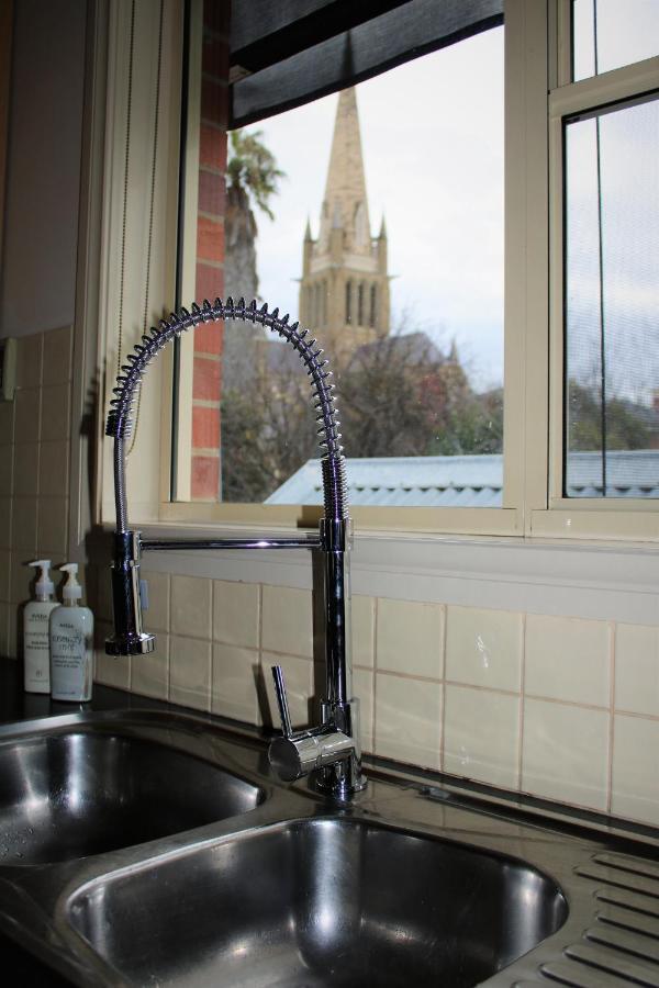 Luxury Inner City Townhouse Apartment *