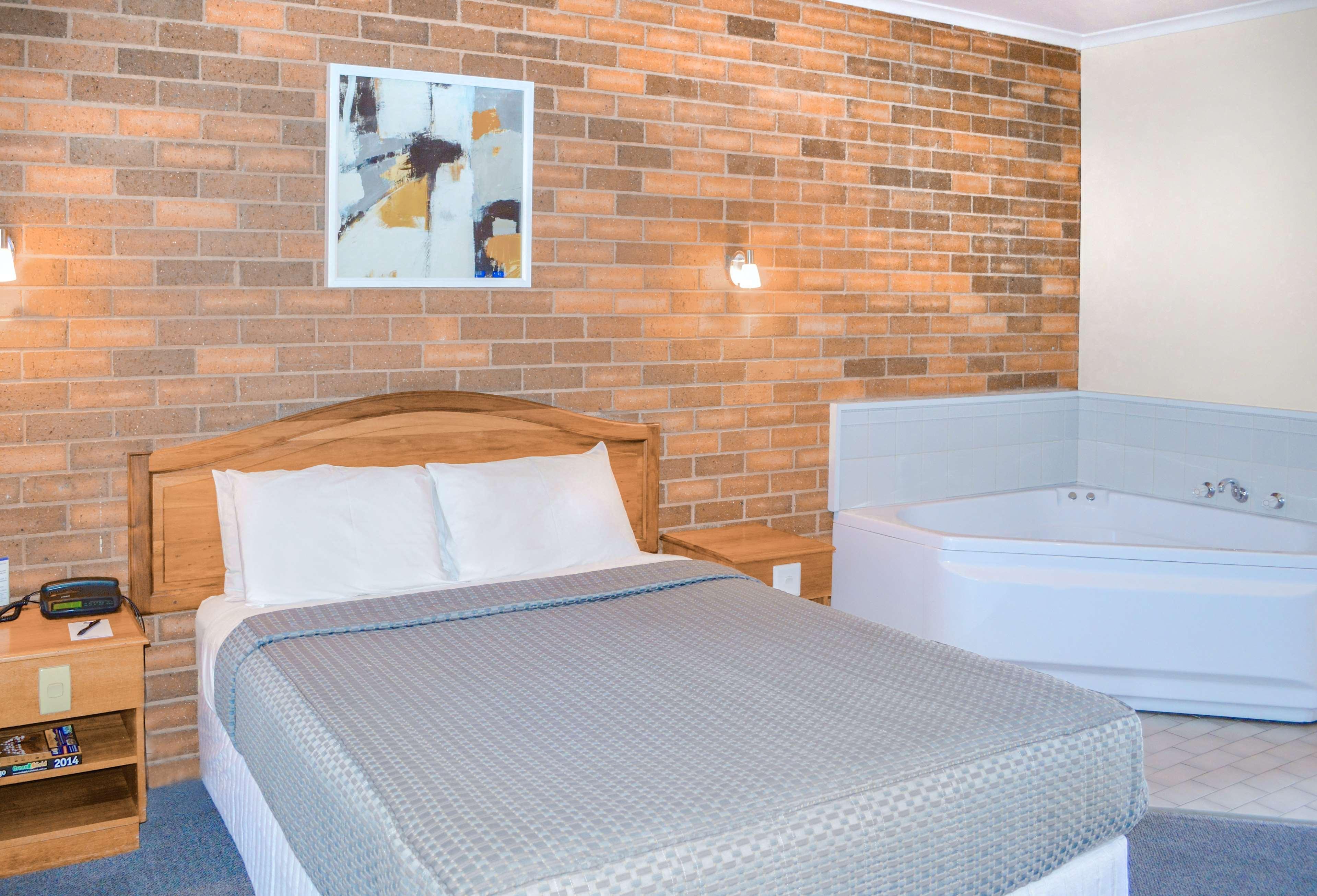 Cathedral Motor Motel 3*