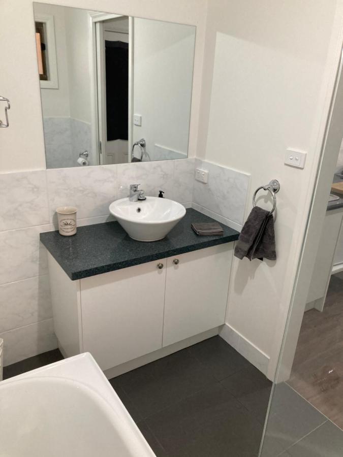 Gleeson St Guest Bungalow *