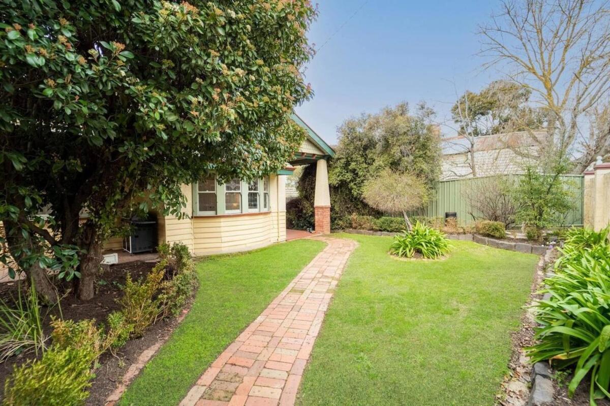 Cambridge House, * Bendigo