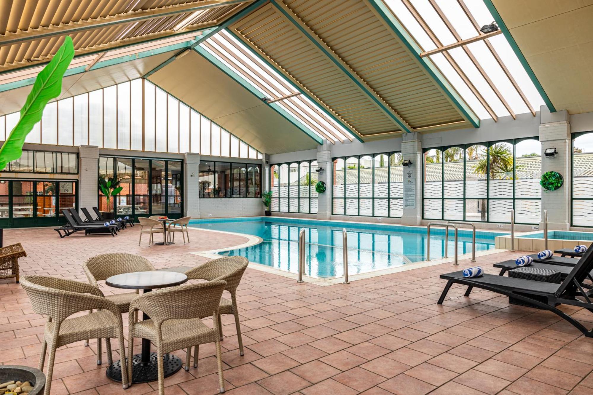 Seasons Hotel