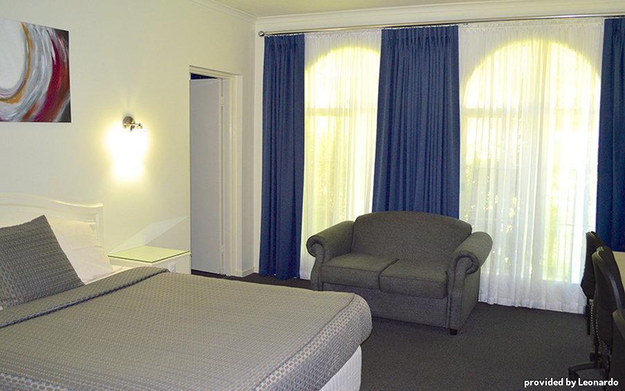 Cathedral Motor Motel 3*