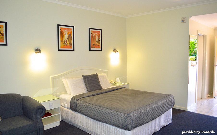 Cathedral Motor Motel 3*