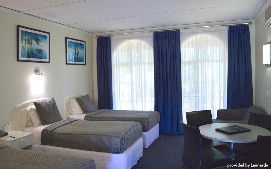 Cathedral Motor Motel 3*