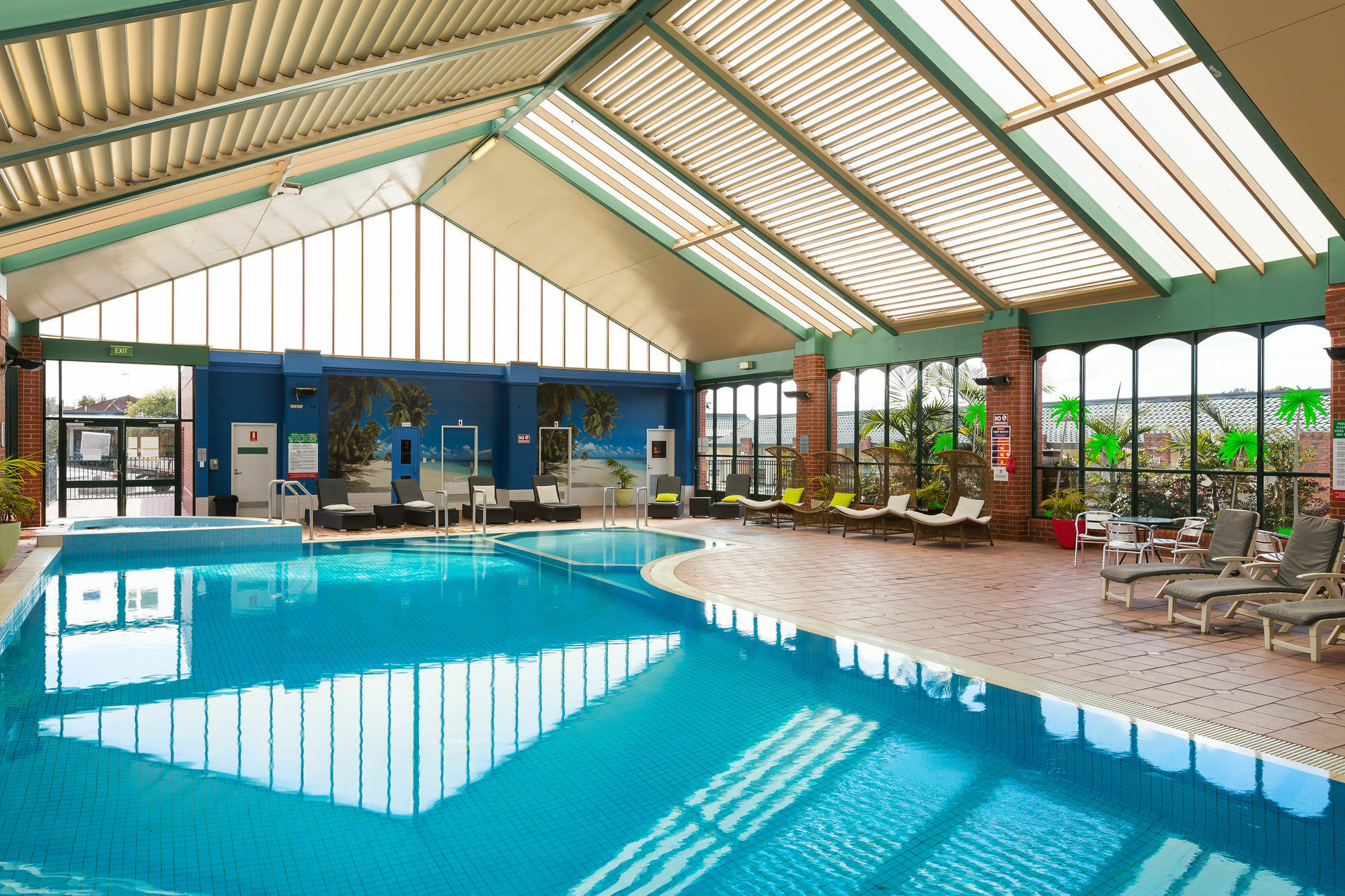 Seasons Hotel